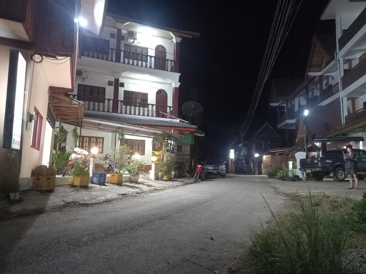 Vang Vieng Queen'S- Mountain View Hotel Exterior photo